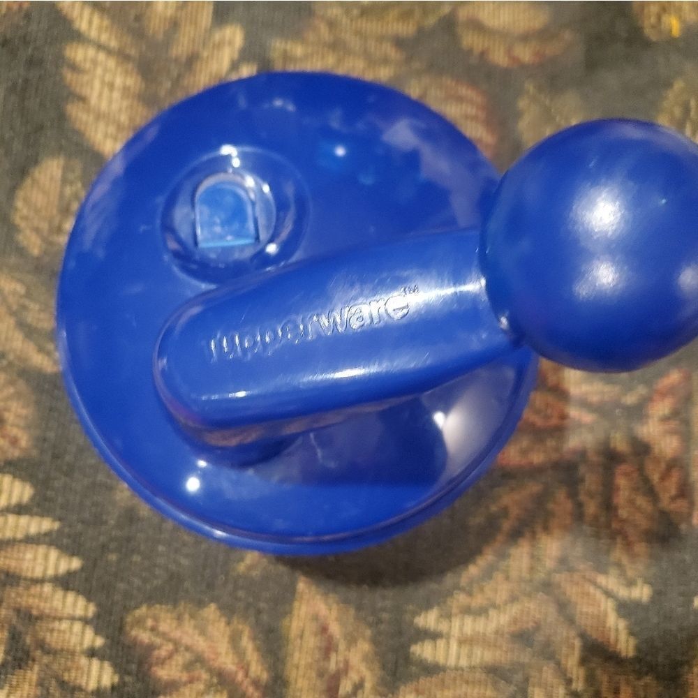 Tupperware - Picture 1 of 2